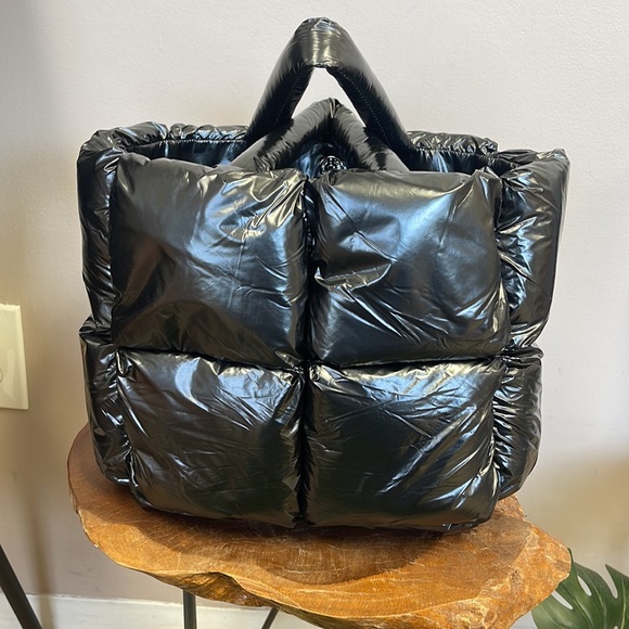 The Oh Kind puffer handbag - Picture 2 of 6